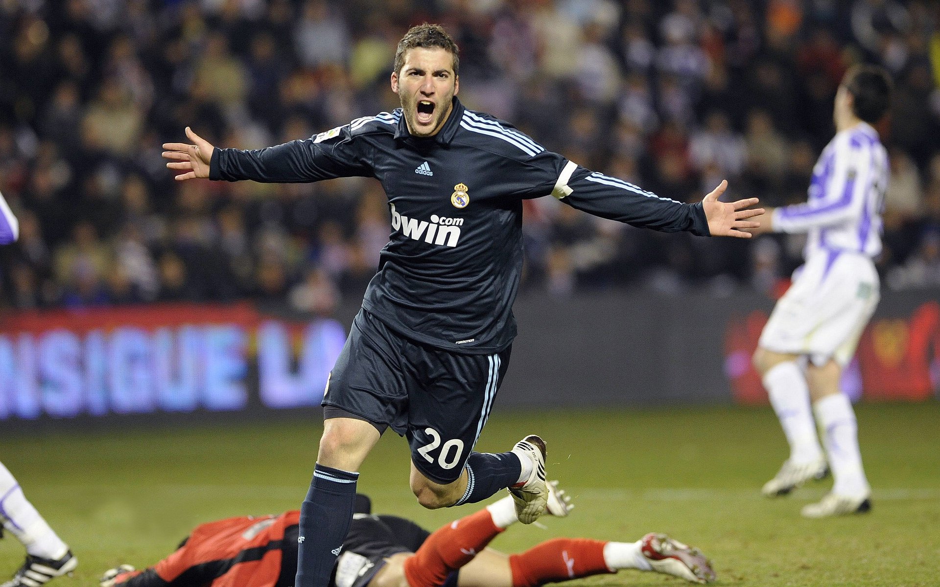 扎马莱克球员获选月度最佳，表现突出，扎拉马克